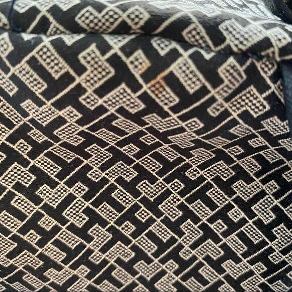 Tommy Hilfiger Women’s Medium Size Backpack Purse - Picture 4 of 9